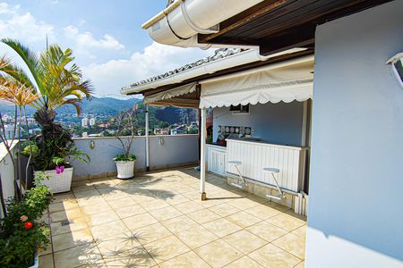 Apartamento à venda com 215m², 4 quartos e 2 vagasCobertura