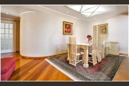 Casa à venda com 505m², 4 quartos e 6 vagas