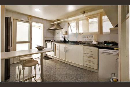 Casa à venda com 505m², 4 quartos e 6 vagas