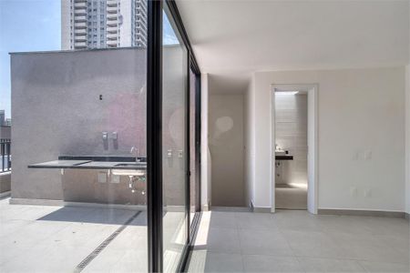 Casa à venda com 4 quartos, 216m² em Campo Belo, São Paulo