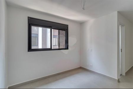 Casa à venda com 4 quartos, 216m² em Campo Belo, São Paulo