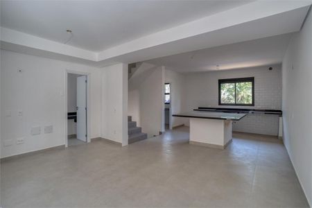 Casa à venda com 4 quartos, 216m² em Campo Belo, São Paulo