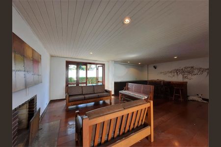 Casa à venda com 3 quartos, 277m² em Chácara Monte Alegre, São Paulo