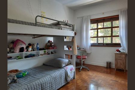 Casa à venda com 277m², 3 quartos e 4 vagas