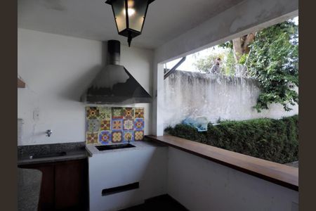 Casa à venda com 277m², 3 quartos e 4 vagas