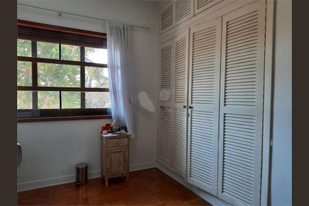 Casa à venda com 277m², 3 quartos e 4 vagas