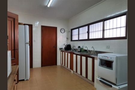 Casa à venda com 277m², 3 quartos e 4 vagas