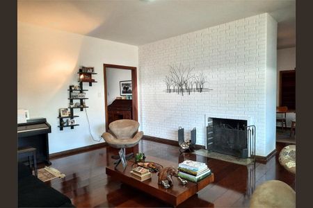 Casa à venda com 277m², 3 quartos e 4 vagas