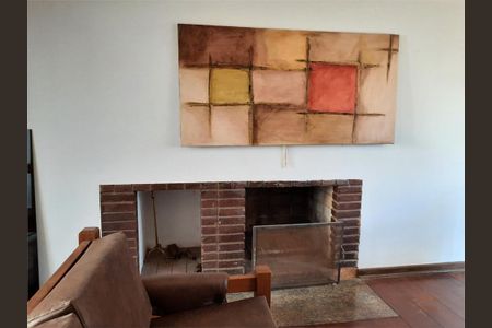 Casa à venda com 277m², 3 quartos e 4 vagas