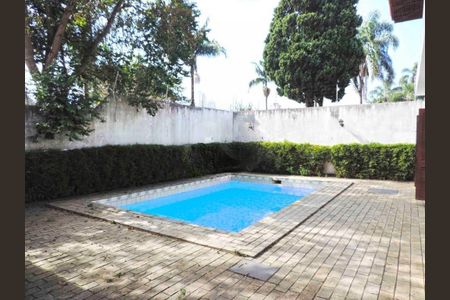 Casa à venda com 277m², 3 quartos e 4 vagas