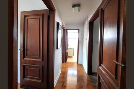 Casa à venda com 277m², 3 quartos e 4 vagas