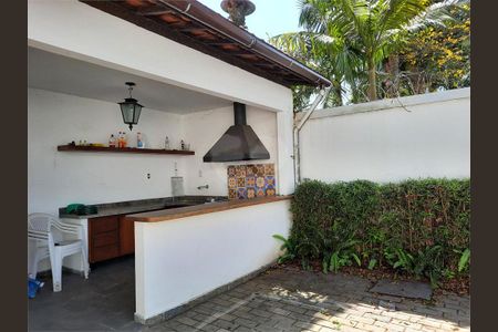 Casa à venda com 277m², 3 quartos e 4 vagas