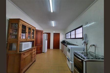 Casa à venda com 277m², 3 quartos e 4 vagas