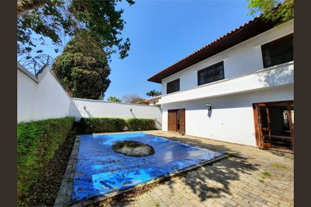 Casa à venda com 277m², 3 quartos e 4 vagas