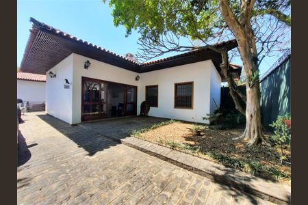 Casa à venda com 277m², 3 quartos e 4 vagas