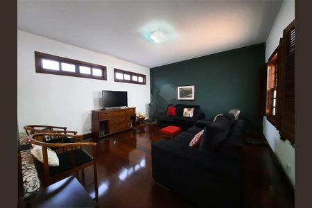 Casa à venda com 277m², 3 quartos e 4 vagas