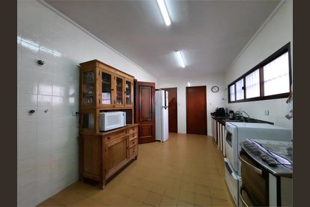 Casa à venda com 277m², 3 quartos e 4 vagas