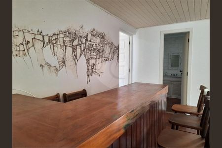 Casa à venda com 277m², 3 quartos e 4 vagas