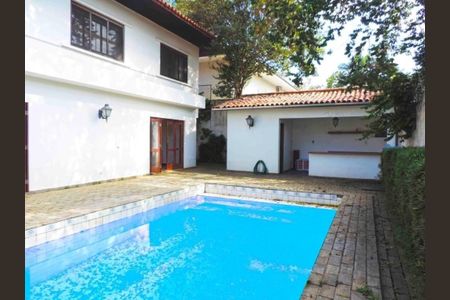 Casa à venda com 277m², 3 quartos e 4 vagas