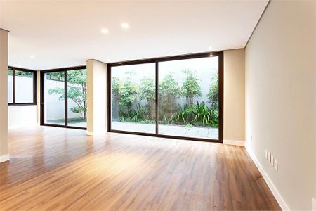 Casa à venda com 4 quartos, 427m² em Santo Amaro, São Paulo