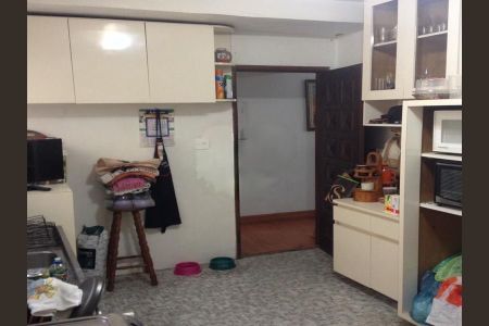 Casa à venda com 3 quartos, 180m² em Jardim das Acacias, São Paulo