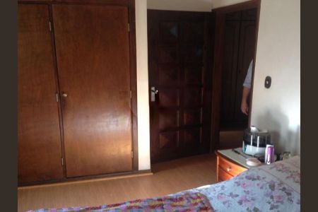 Casa à venda com 3 quartos, 180m² em Jardim das Acacias, São Paulo