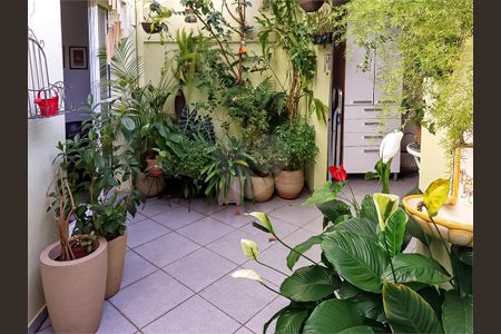 Casa à venda com 3 quartos, 152m² em Vila Cordeiro, São Paulo