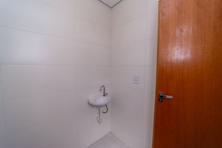 Apartamento à venda com 34m², 2 quartos e sem vaga Apartamento à venda com 34m², 2 quartos e sem vagaBanheiro