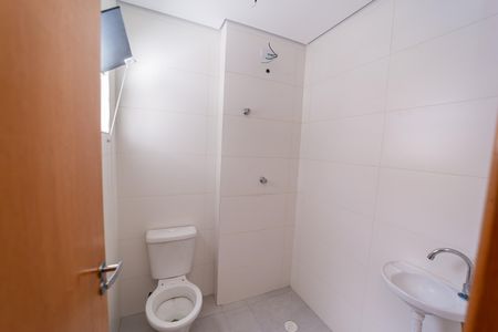 Apartamento à venda com 34m², 2 quartos e sem vaga Apartamento à venda com 34m², 2 quartos e sem vagaBanheiro