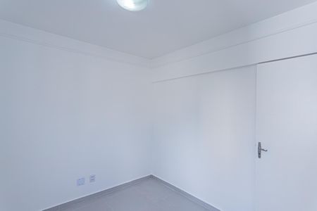 Quarto 1 de apartamento para alugar com 2 quartos, 53m² em Parque Maria Domitila, São Paulo