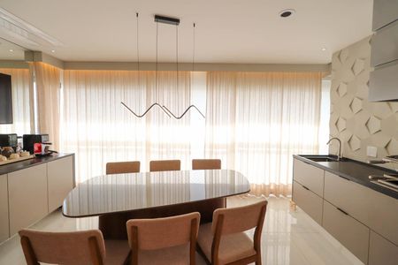 Apartamento à venda com 112m², 3 quartos e 2 vagasSacada da Sala