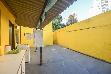 Casa à venda com 460m², 2 quartos e 3 vagas Casa à venda com 460m², 2 quartos e 3 vagasÁrea de Serviço