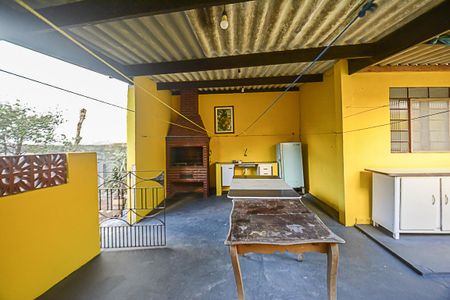 Casa à venda com 460m², 2 quartos e 3 vagas Casa à venda com 460m², 2 quartos e 3 vagasChurrasqueira