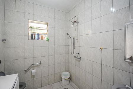 Casa à venda com 460m², 2 quartos e 3 vagas Casa à venda com 460m², 2 quartos e 3 vagasBanheiro