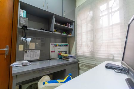 Casa à venda com 160m², 2 quartos e 2 vagas Casa à venda com 160m², 2 quartos e 2 vagasEscritório