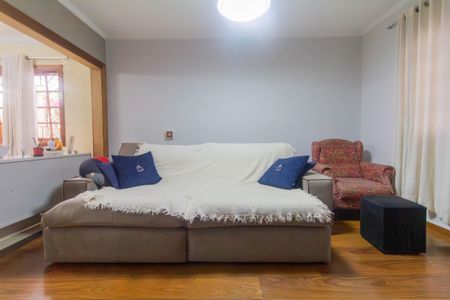 Casa à venda com 160m², 2 quartos e 2 vagas Casa à venda com 160m², 2 quartos e 2 vagasSala