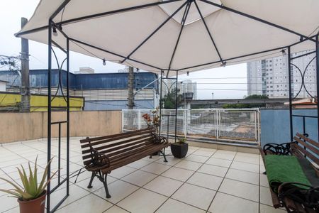 Casa à venda com 160m², 2 quartos e 2 vagas Casa à venda com 160m², 2 quartos e 2 vagasVaranda