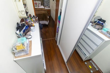 Casa à venda com 160m², 2 quartos e 2 vagas Casa à venda com 160m², 2 quartos e 2 vagasCloset