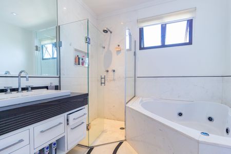 Apartamento para alugar com 370m², 3 quartos e 6 vagasBanheiro - Suíte 3