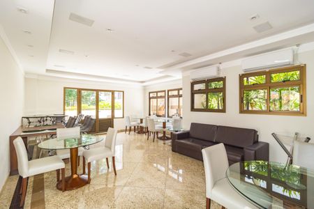 Apartamento para alugar com 370m², 3 quartos e 6 vagasÁrea comum - Salão de festas