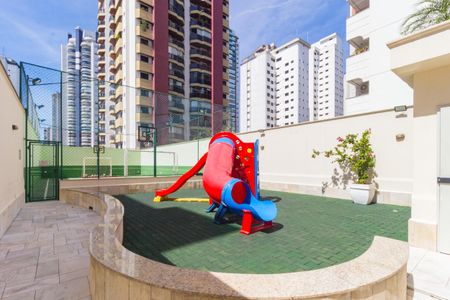 Apartamento para alugar com 370m², 3 quartos e 6 vagasÁrea comum - Playground