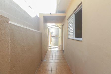 Casa para alugar com 70m², 2 quartos e 1 vagaCorredor Lateral