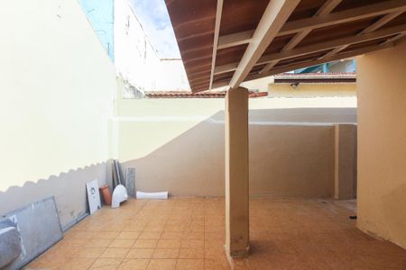 Casa para alugar com 70m², 2 quartos e 1 vagaÁrea de Serviço e Quintal