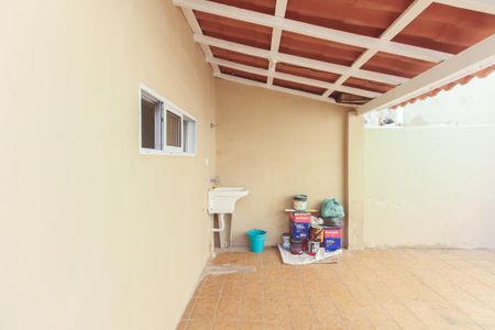 Casa para alugar com 70m², 2 quartos e 1 vagaÁrea de Serviço e Quintal