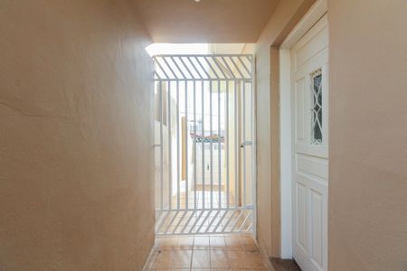 Casa para alugar com 70m², 2 quartos e 1 vagaCorredor Lateral