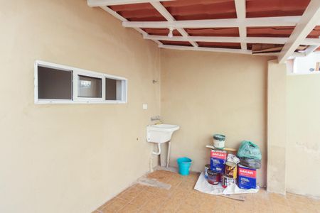 Casa para alugar com 70m², 2 quartos e 1 vagaÁrea de Serviço e Quintal