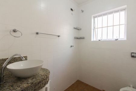 Casa para alugar com 70m², 2 quartos e 1 vagaBanheiro