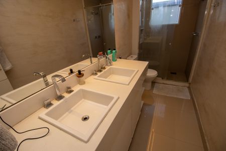 Casa de condomínio à venda com 350m², 3 quartos e 2 vagasBanheiro/Quarto 2