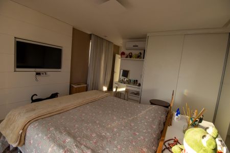 Casa de condomínio à venda com 350m², 3 quartos e 2 vagasSuite 2