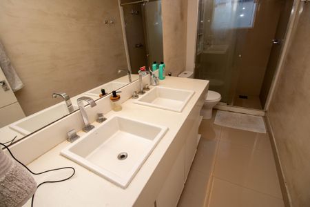 Casa de condomínio à venda com 350m², 3 quartos e 2 vagasBanheiro/Quarto 2